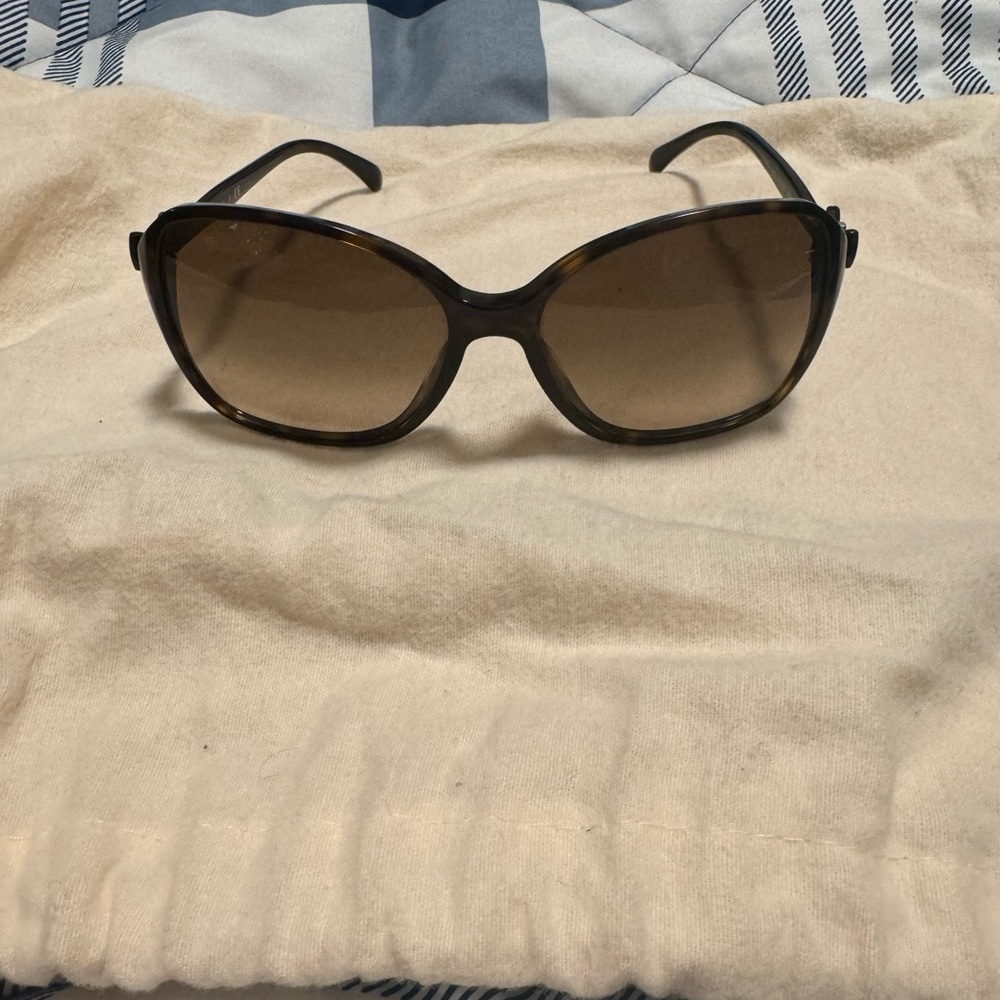 Used Chanel sunglasses